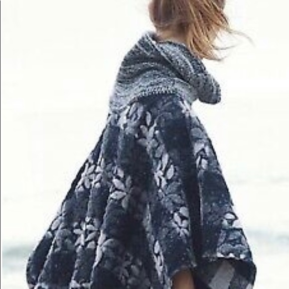 Anthropologie Wintertide reversible poncho - Picture 3 of 4